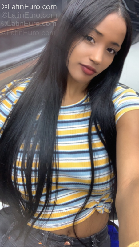 Date this athletic Dominican Republic girl Daliz from San Francisco De Macoris DO55021