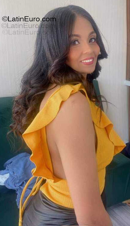 Date this georgeous Dominican Republic girl Taina from Santo Domingo DO56045