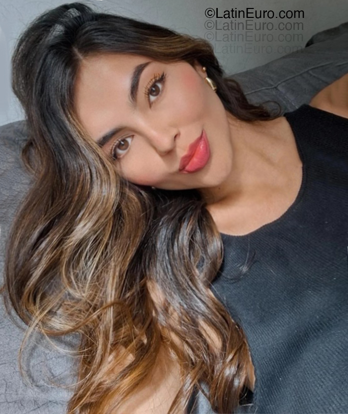 Date this delightful Colombia girl Laura from Bogota CO33339