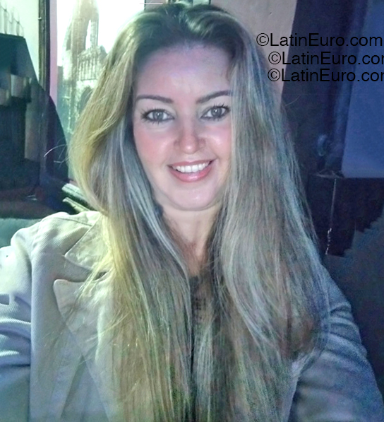 Date this sensual Brazil girl Agnes from Rio De Janeiro BR12364
