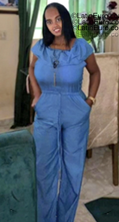 Date this sultry Dominican Republic girl Yissel from La Altagracia DO55168