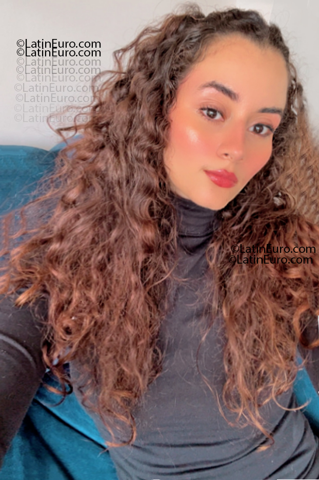 Date this stunning Colombia girl Melany from Medellin CO33384