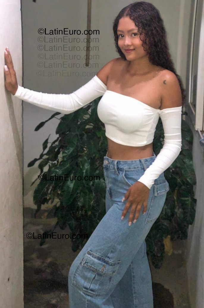 Date this tall Colombia girl Liz from Barranquilla CO33407