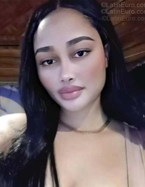 Date this sultry Dominican Republic girl Anyelina from Santiago DO55267