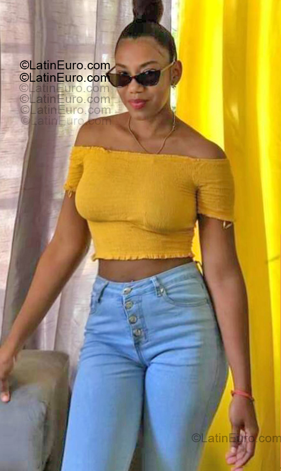 Date this attractive Dominican Republic girl Alba from Puerto Plata DO55310