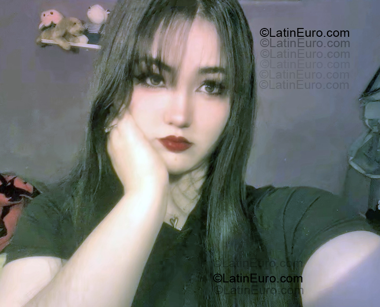 Date this pretty Mexico girl Celine from Cd Mexico MX2776