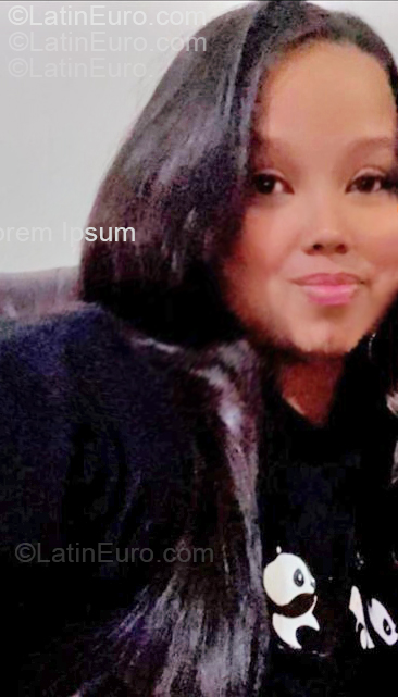 Date this voluptuous Colombia girl Marcela from Cali CO33437