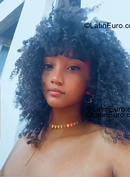 Date this gorgeous Brazil girl Adriele from Feira De Santana BR12380