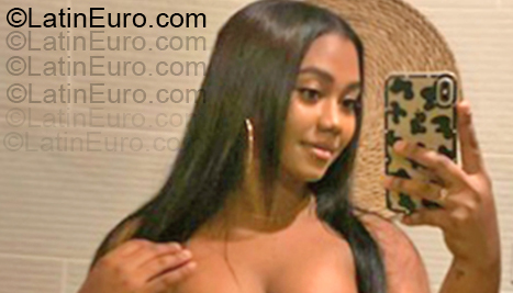 Date this foxy Dominican Republic girl Damaris from Puerto Plata DO55349