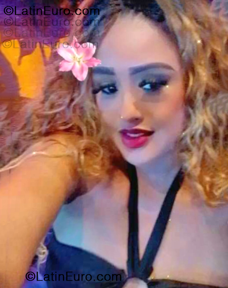 Date this nice looking Dominican Republic girl Stephany from Higuey DO55381