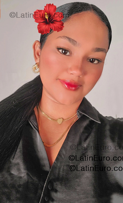 Date this hard body Venezuela girl Fernanda Mirianny from Caracas VE5331