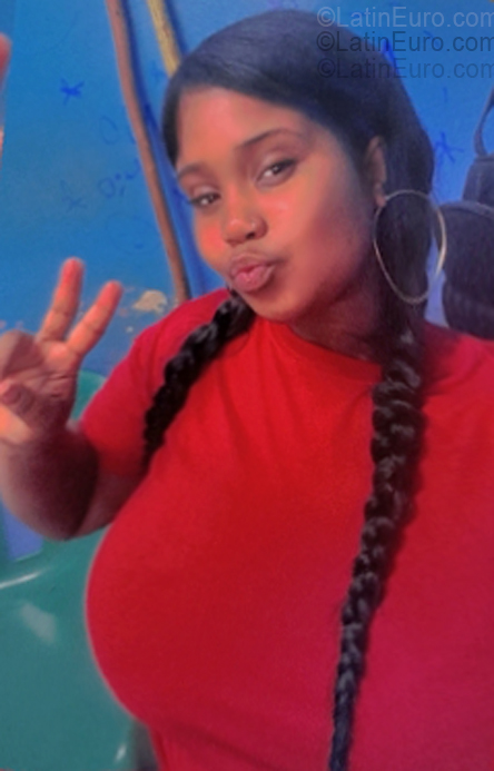 Date this happy Dominican Republic girl Katherine from Santo Domingo DO55468