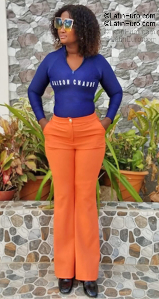 Date this pretty Angola girl Teresa from Luanda AO105