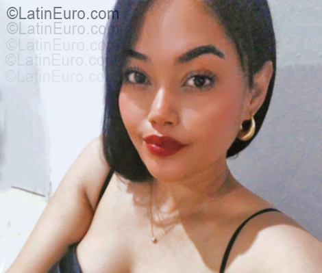 Date this gorgeous United States girl Adriana from  DO55492