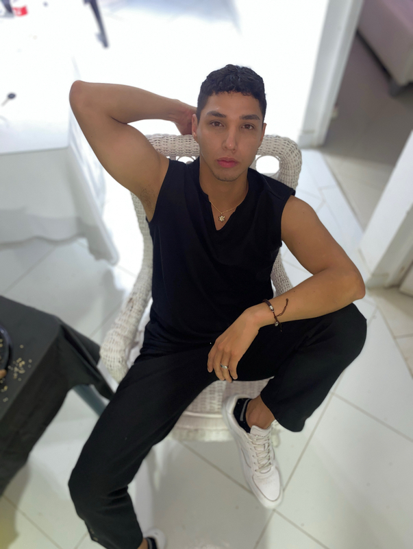 Date this nice looking United Kingdom man Juan from London GB1068