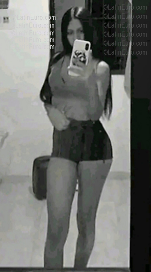 Date this sultry Venezuela girl Maglianny from San Felipe VE5378