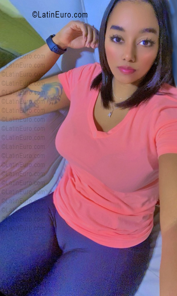 Date this cute Dominican Republic girl Stefany from Santo Domingo DO55608
