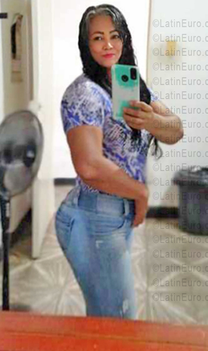 Date this tall Colombia girl Adriana from Cali CO33546
