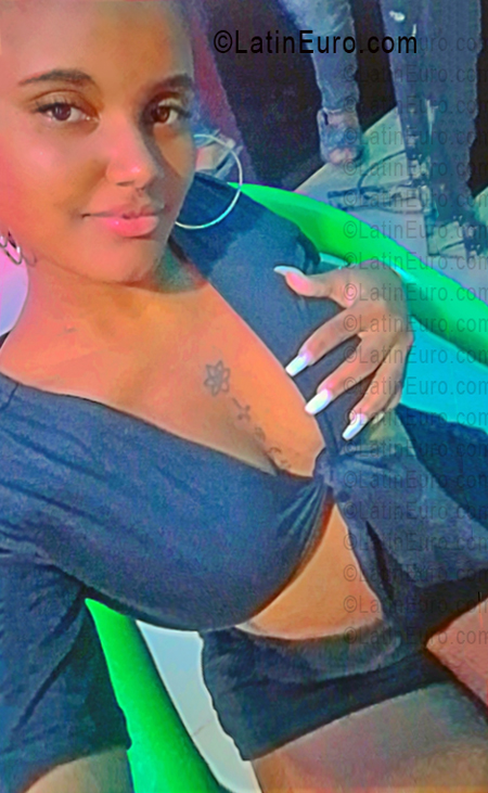 Date this fun Dominican Republic girl Rebeca from Santo Domingo DO55743