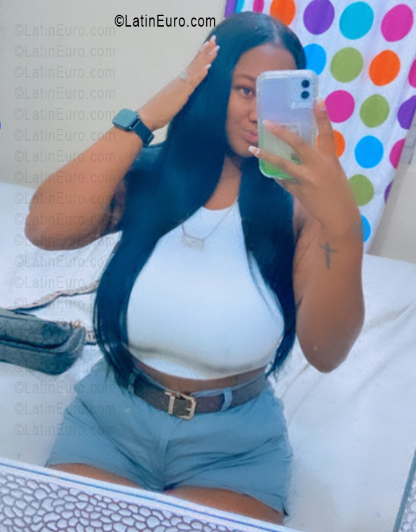 Date this voluptuous Dominican Republic girl Perla from San Cristóbal DO55831