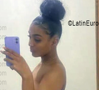 Date this nice looking Dominican Republic girl Lynn from Santo Domingo DO55853