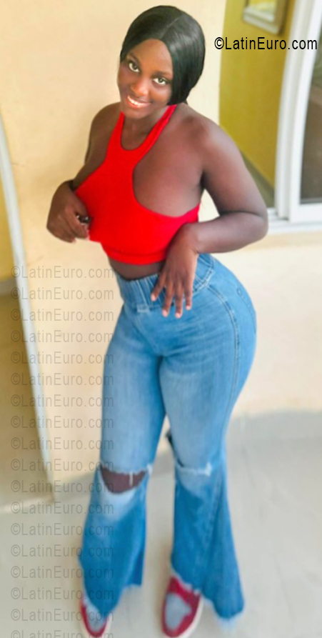 Date this sensual Dominican Republic girl Marian from Santo Domingo DO55882