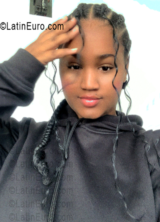 Date this exotic Dominican Republic girl Hillarys from Moca DO55887