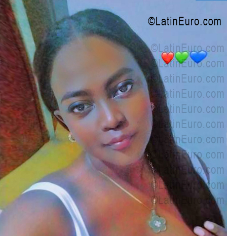 Date this pretty Dominican Republic girl Selena from Santos Domingo DO55894
