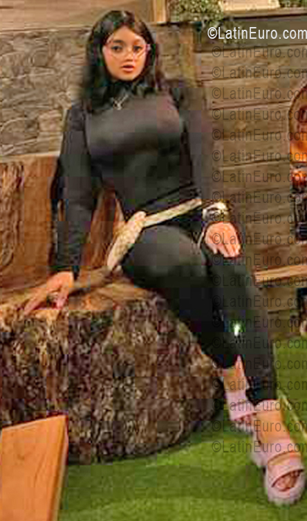 Date this athletic Dominican Republic girl Daniela from Santo Domingo DO55901