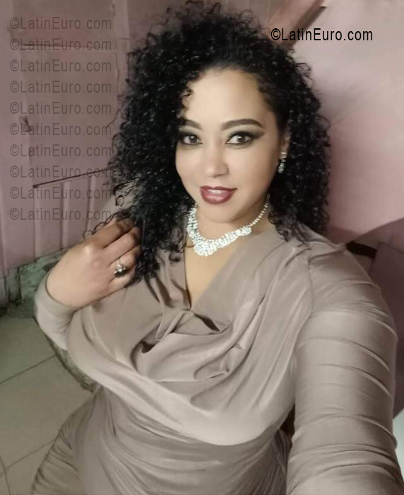 Date this delightful Dominican Republic girl Layosie from Santo Domingo DO55923