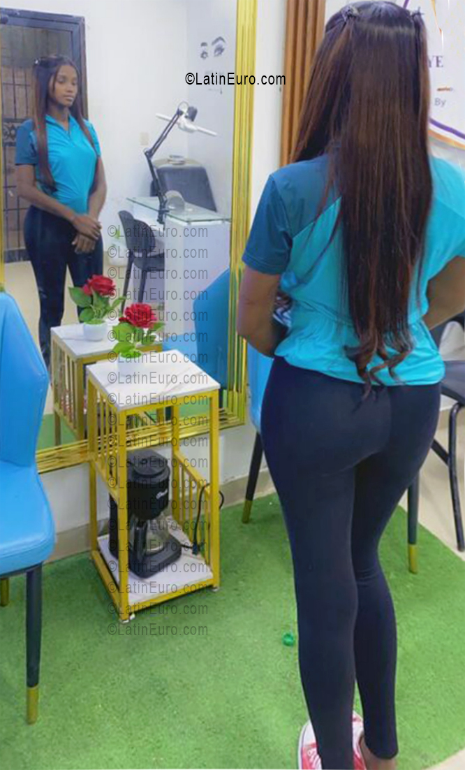 Date this exotic Dominican Republic girl Chik1994 from Santo Domingo DO55928