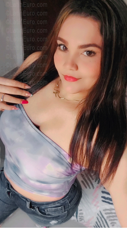 Date this nice looking Colombia girl Mati from Sahagun CO33601