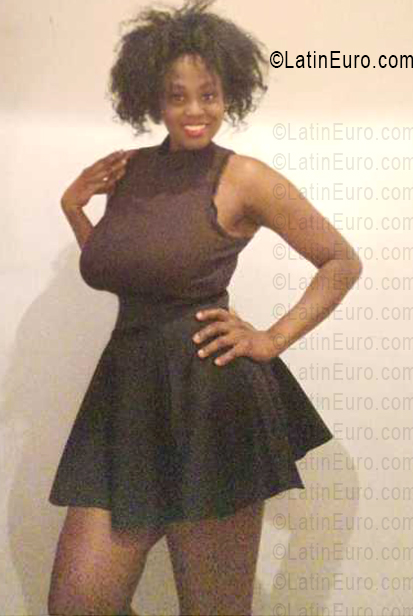Date this cute Colombia girl Karito from Bogota CO33605