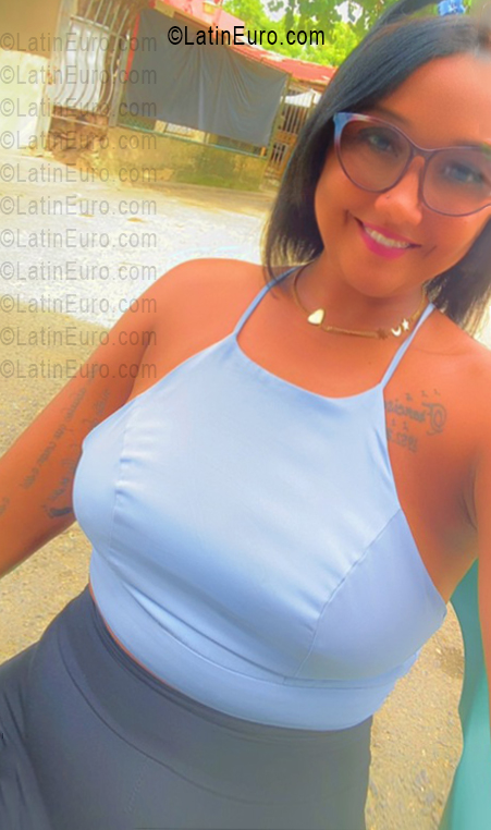 Date this nice looking Dominican Republic girl Indebel from Puerto Plata DO56024