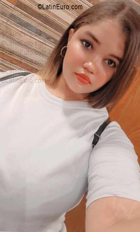 Date this funny Dominican Republic girl Flori from Santiago DO56053