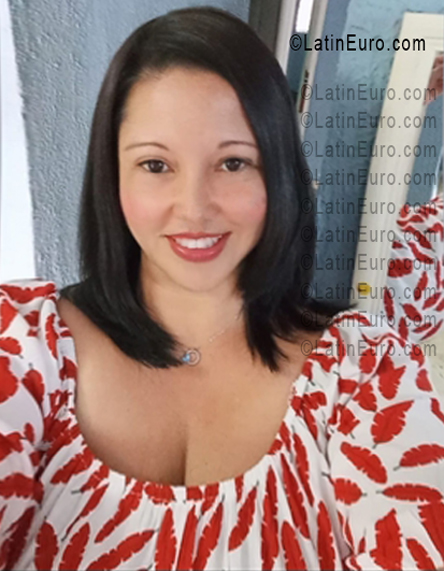 Date this sultry Panama girl Rosario from Panama PA1427