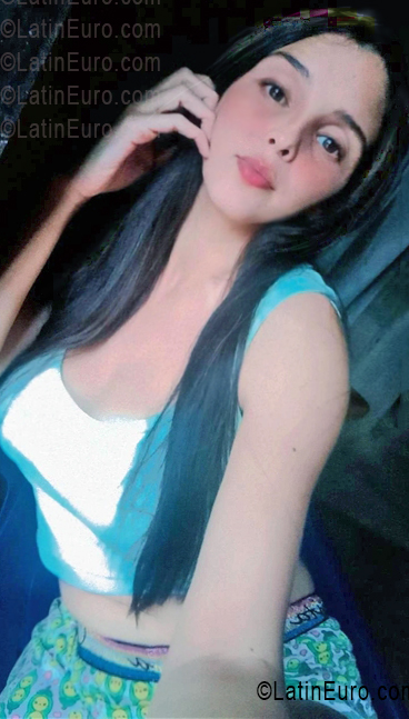 Date this gorgeous Venezuela girl Orleidys from Valencia VE5425
