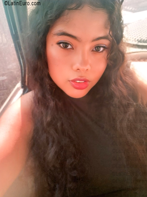 Date this hot Dominican Republic girl Madeline from Banica DO56093