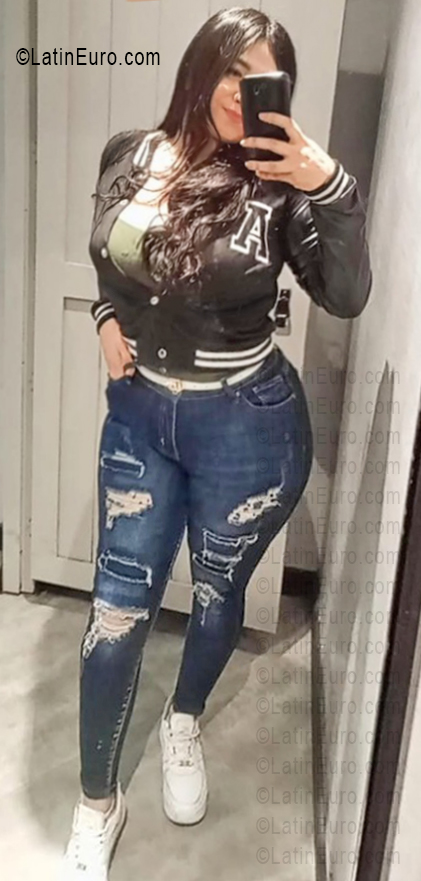 Date this good-looking Venezuela girl Sthefania from Valencia VE5427