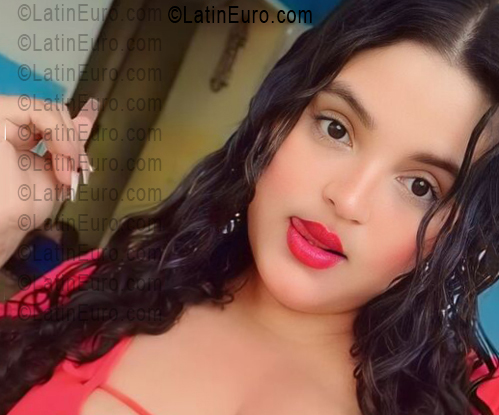 Date this pretty Venezuela girl Alejandra from Caracas VE5437
