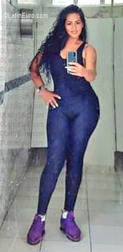 Date this nice looking Venezuela girl Eliza from Caracas VE5468