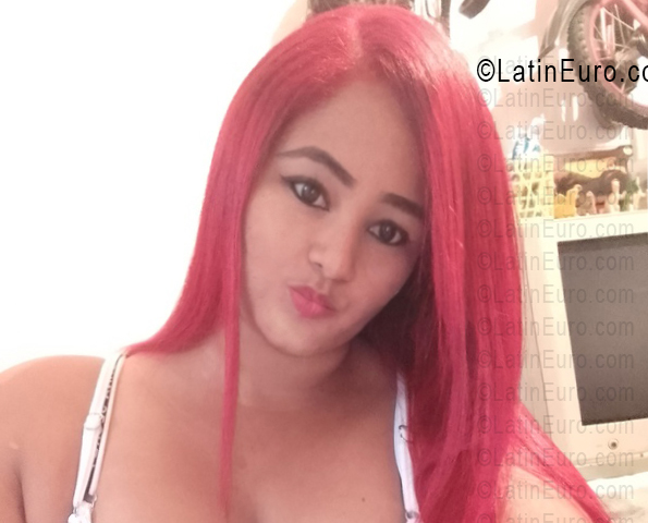 Date this voluptuous Venezuela girl Bileidi from Valencia VE5625