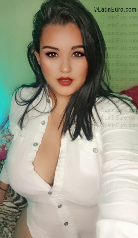 Date this georgeous Venezuela girl Mari from San Antonio VE5643