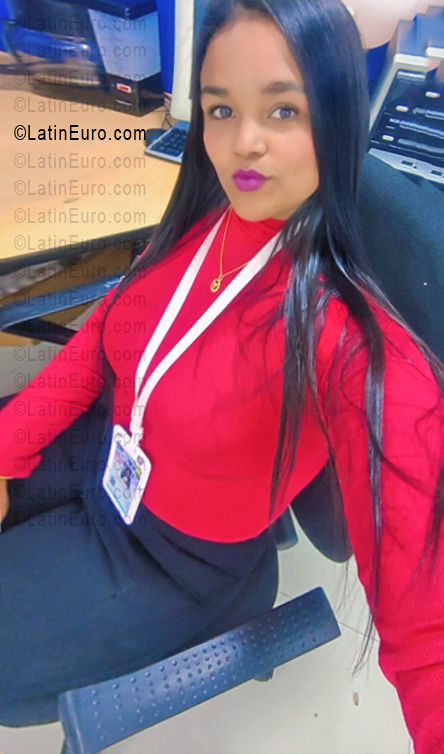 Date this good-looking Venezuela girl Daniella from Caracas VE5664