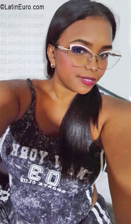 Date this fun Venezuela girl Yuri from Aragua VE5696