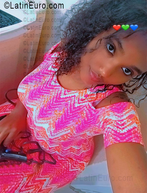 Date this lovely Dominican Republic girl Neiry from Santo Domingo DO56470