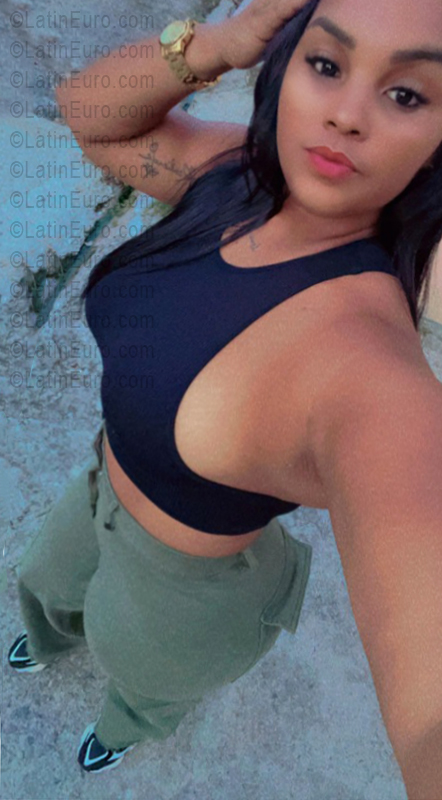 Date this nice looking Dominican Republic girl Yokasta from Santo Domingo DO56478