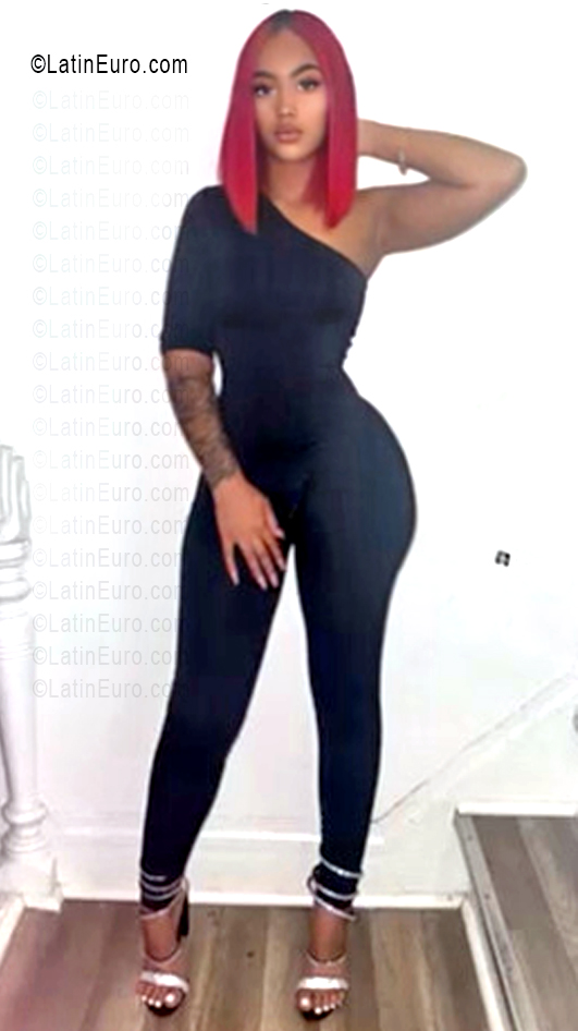 Date this funny United States girl Jade from Newark US25548