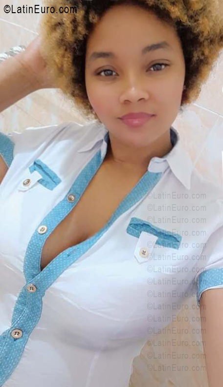Date this passionate Dominican Republic girl Elianny from Santiago DO56521