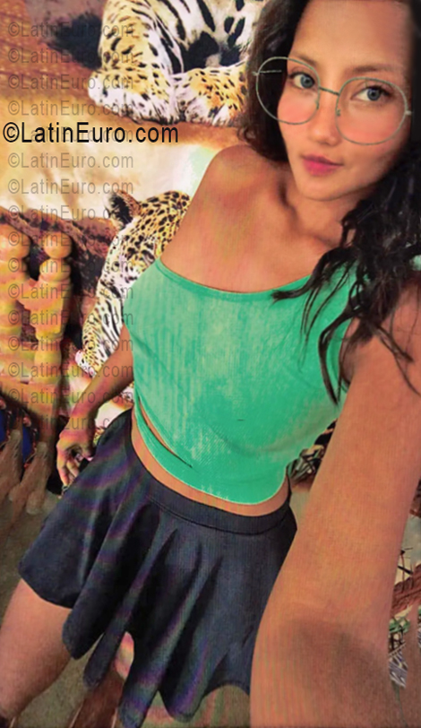Date this athletic Ecuador girl Valeria from Portoviejo EC1146